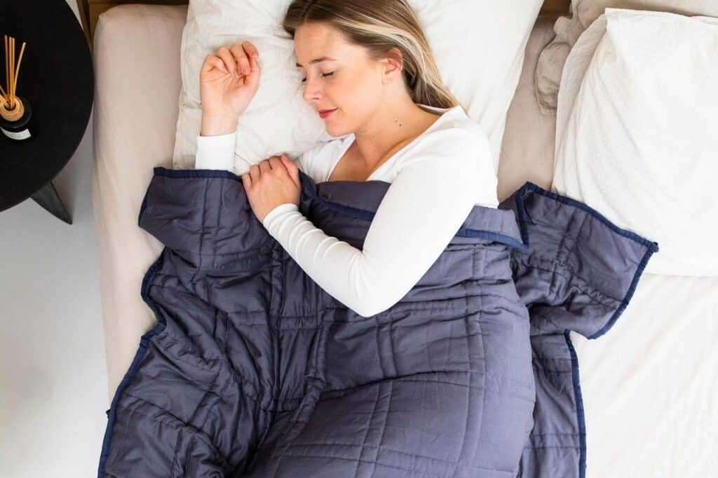 sleeping-8069142_1280